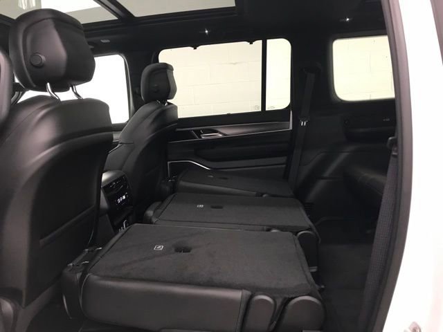 New 2025 Jeep Wagoneer 4WD w/ Convenience Group I image 34