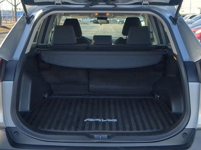 Certified 2021 Toyota RAV4 LE image 15