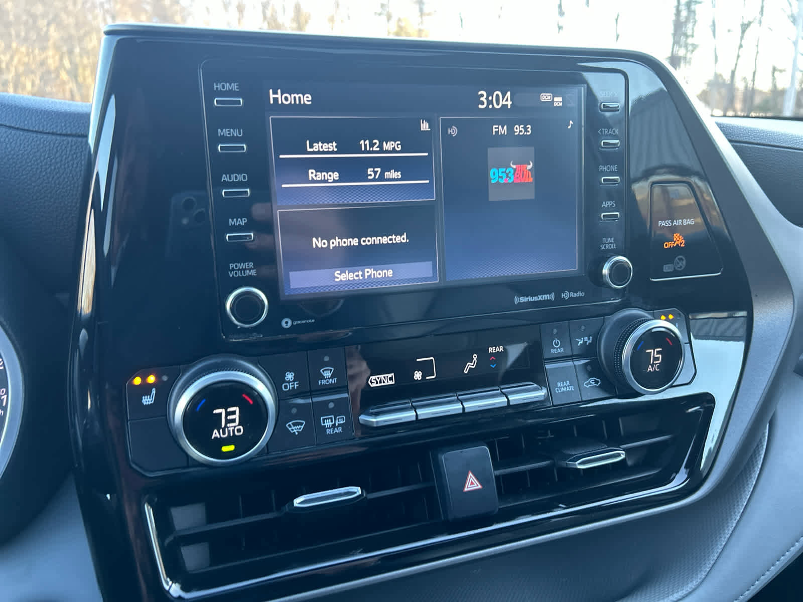 Used 2022 Toyota Highlander XLE image 29