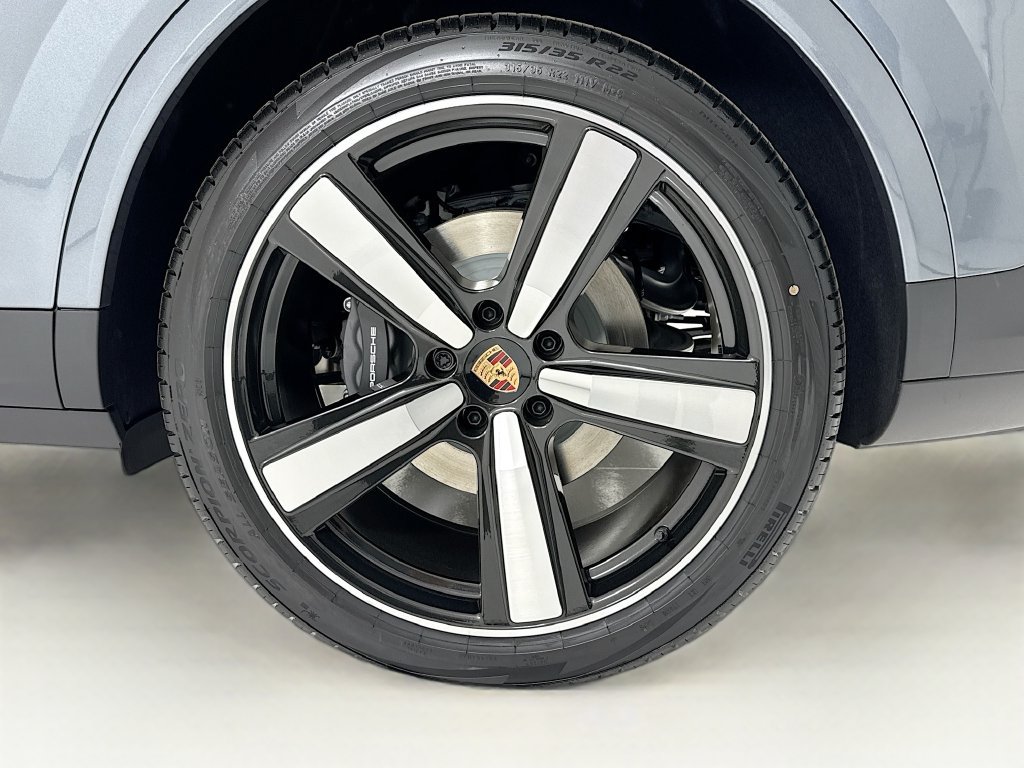 New 2026 Porsche Cayenne Coupe AWD/4WD image 36