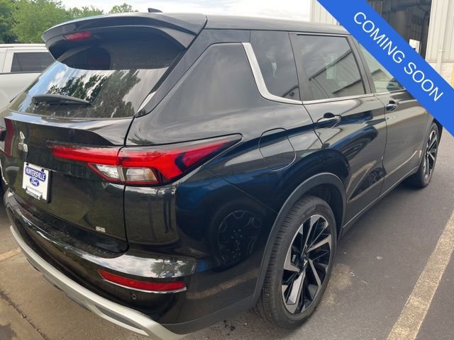 Used 2023 Mitsubishi Outlander SE FWD image 3