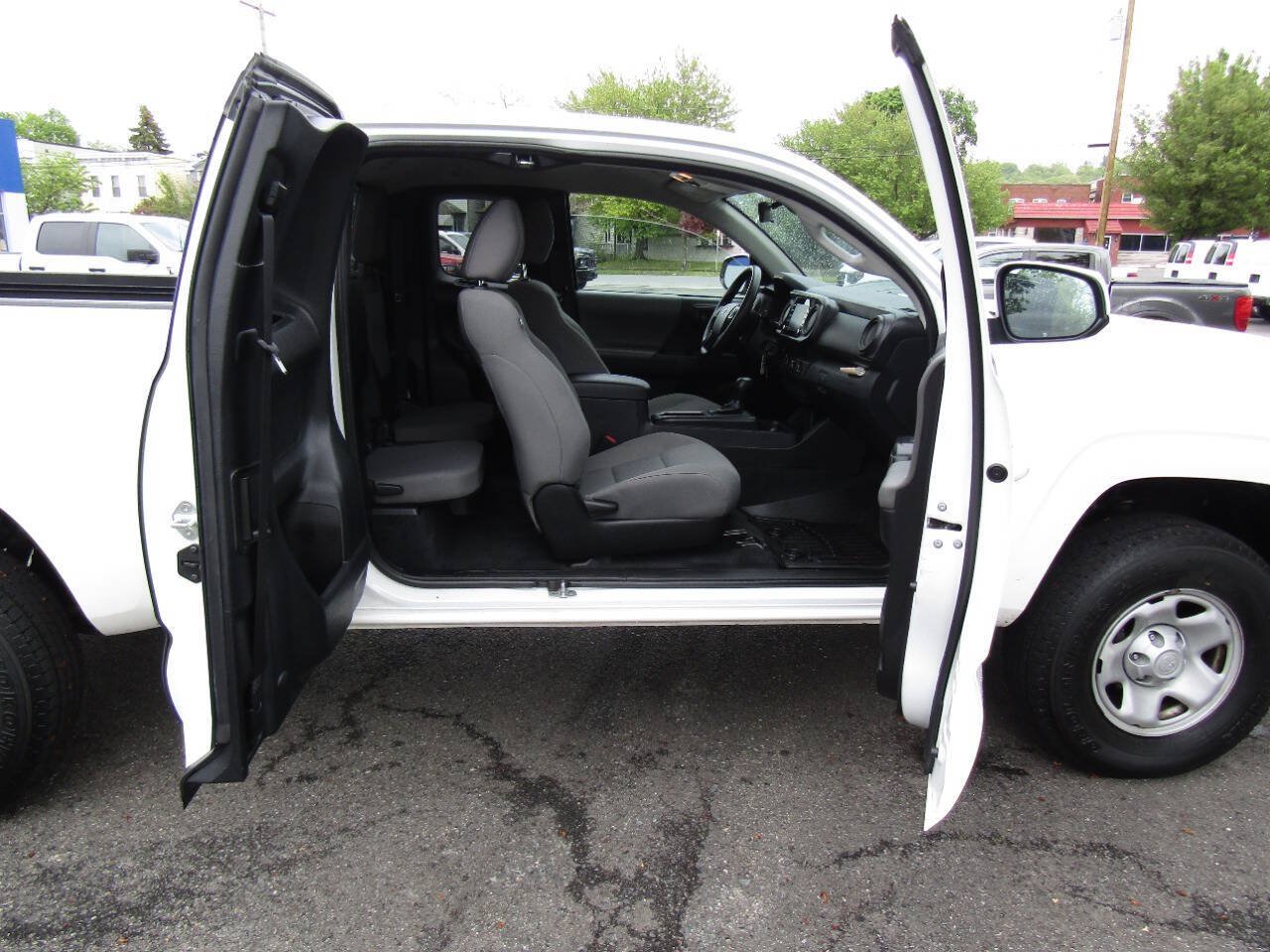 Used 2021 Toyota Tacoma SR RWD image 26
