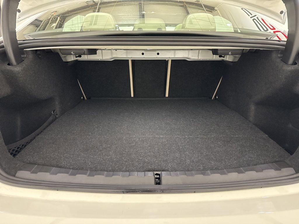 Used 2022 BMW 330i xDrive Sedan w/ M Sport Package image 34