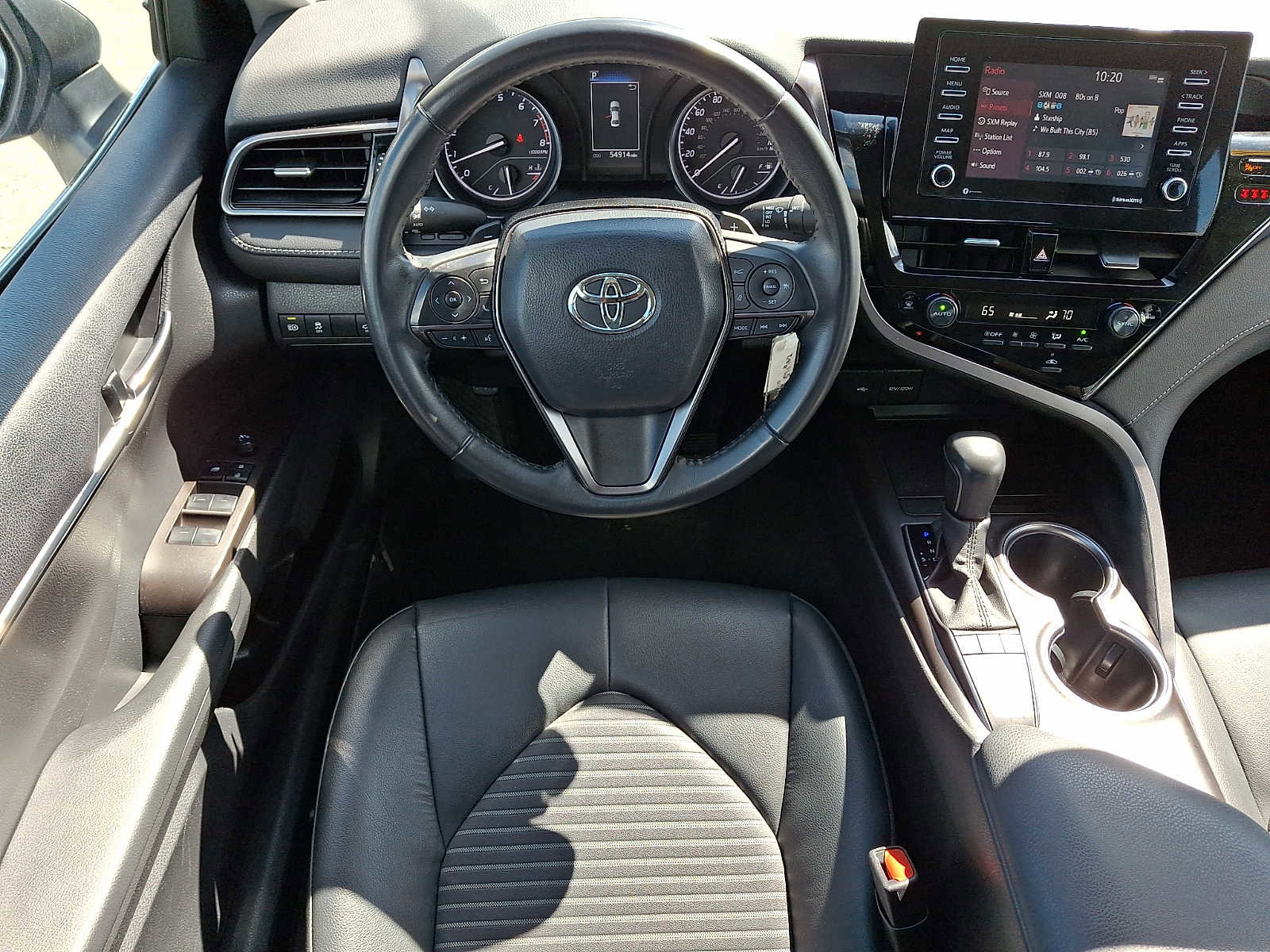 Used 2024 Toyota Camry SE FWD image 11