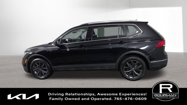Used 2023 Volkswagen Tiguan SE w/ Panoramic Sunroof Package image 7