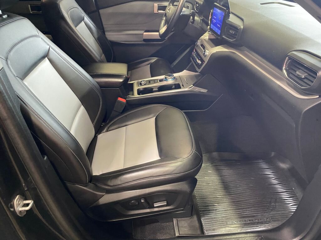 Used 2023 Ford Explorer XLT w/ Equipment Group 202A image 22