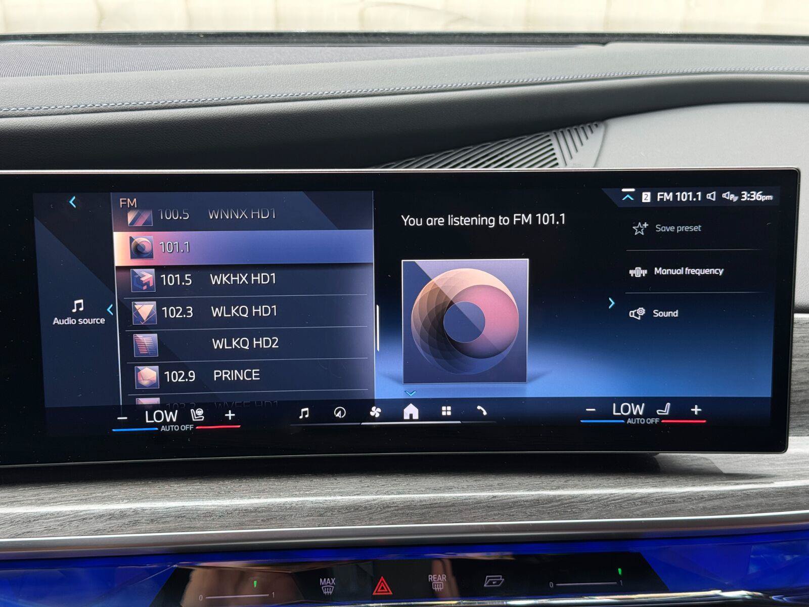 Used 2023 BMW i7 xDrive60 AWD/4WD image 25