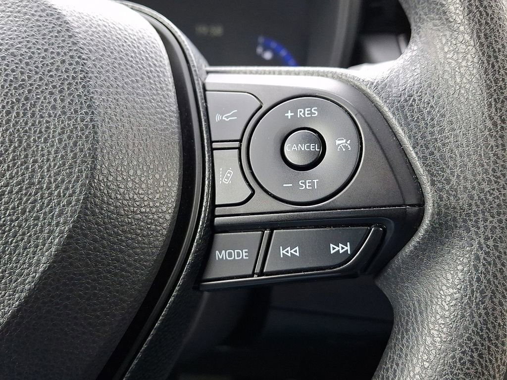 Used 2020 Toyota Corolla LE image 18