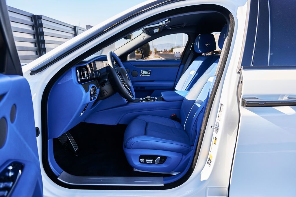 Used 2024 Rolls-Royce Ghost AWD/4WD image 32