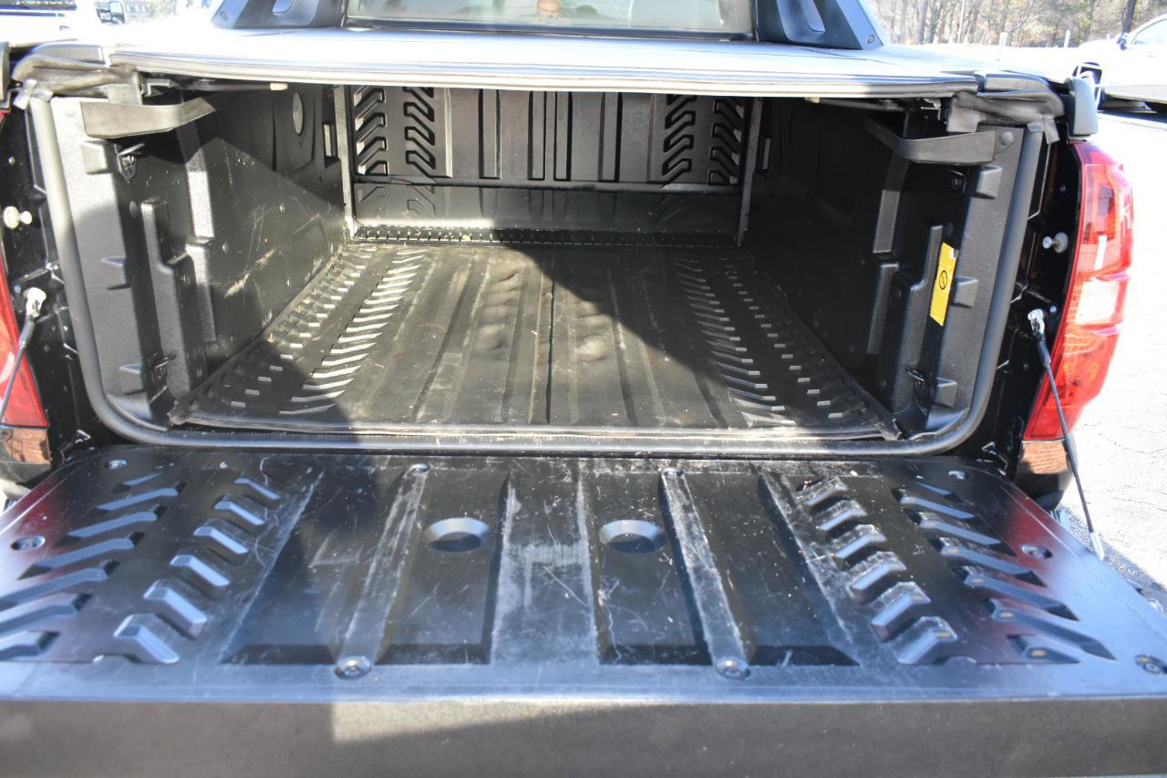 Used 2009 Chevrolet Avalanche LTZ image 47