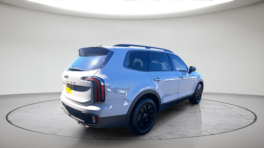 Used 2025 Kia Telluride AWD image 3