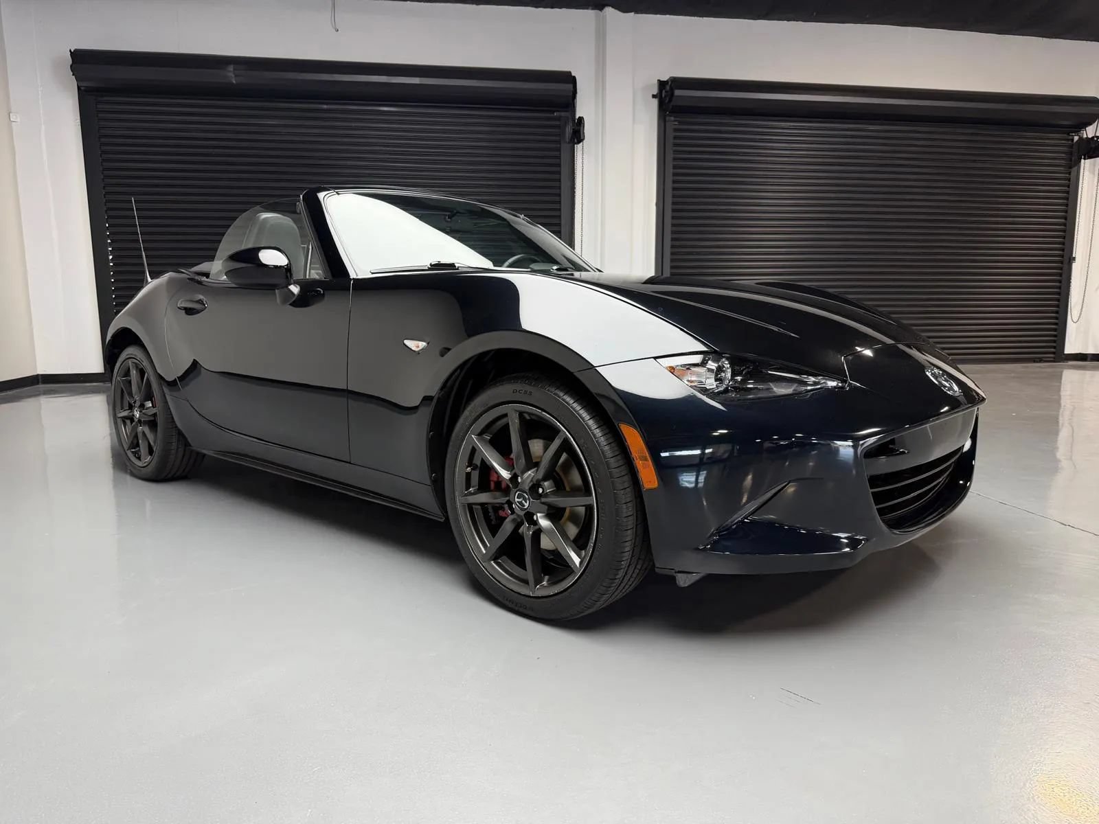 Used 2016 MAZDA MX-5 Miata Club RWD image 3