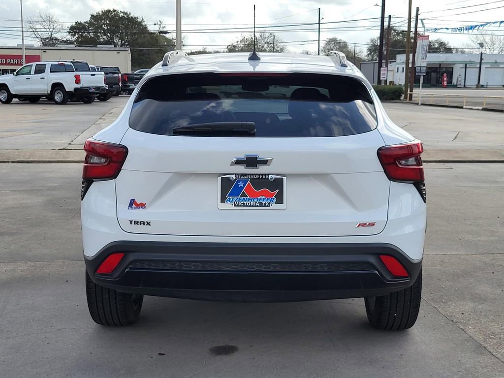 Used 2025 Chevrolet Trax RS image 6