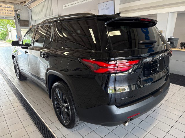 Used 2023 Chevrolet Traverse RS image 5