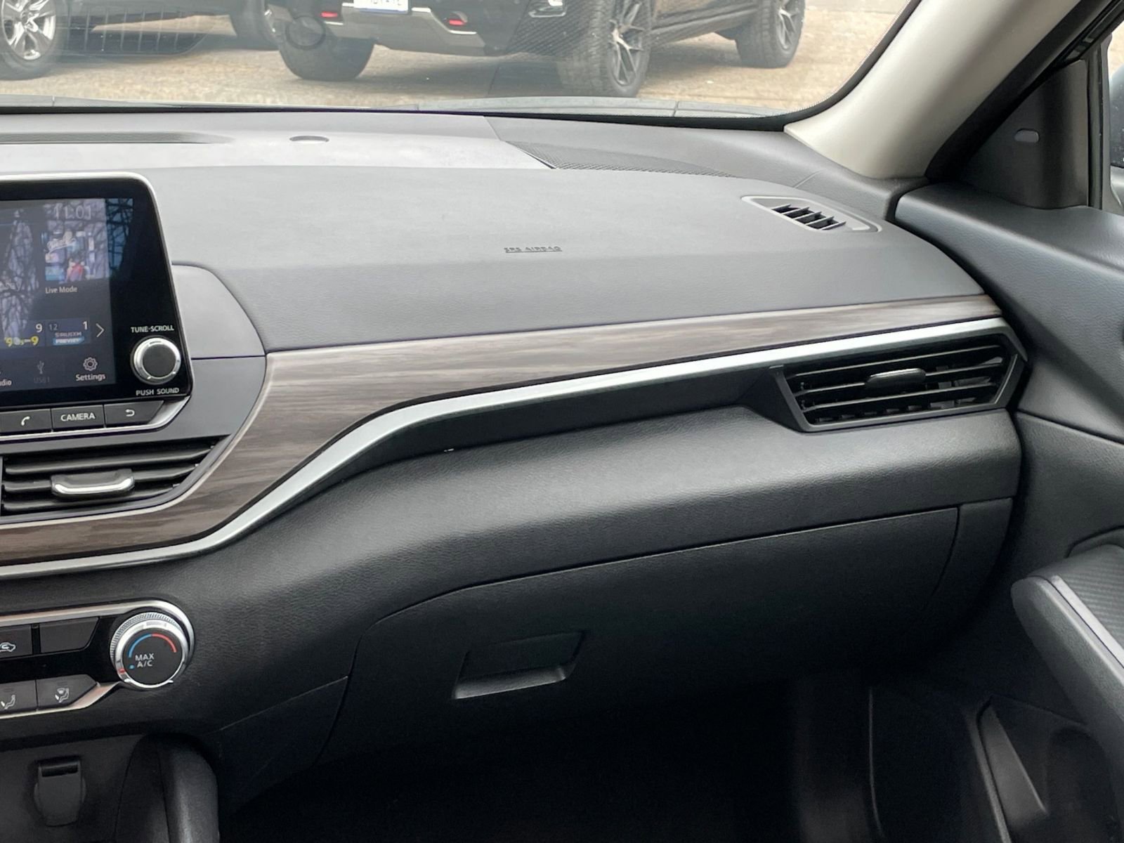 Used 2025 Nissan Altima 2.5 SV image 36