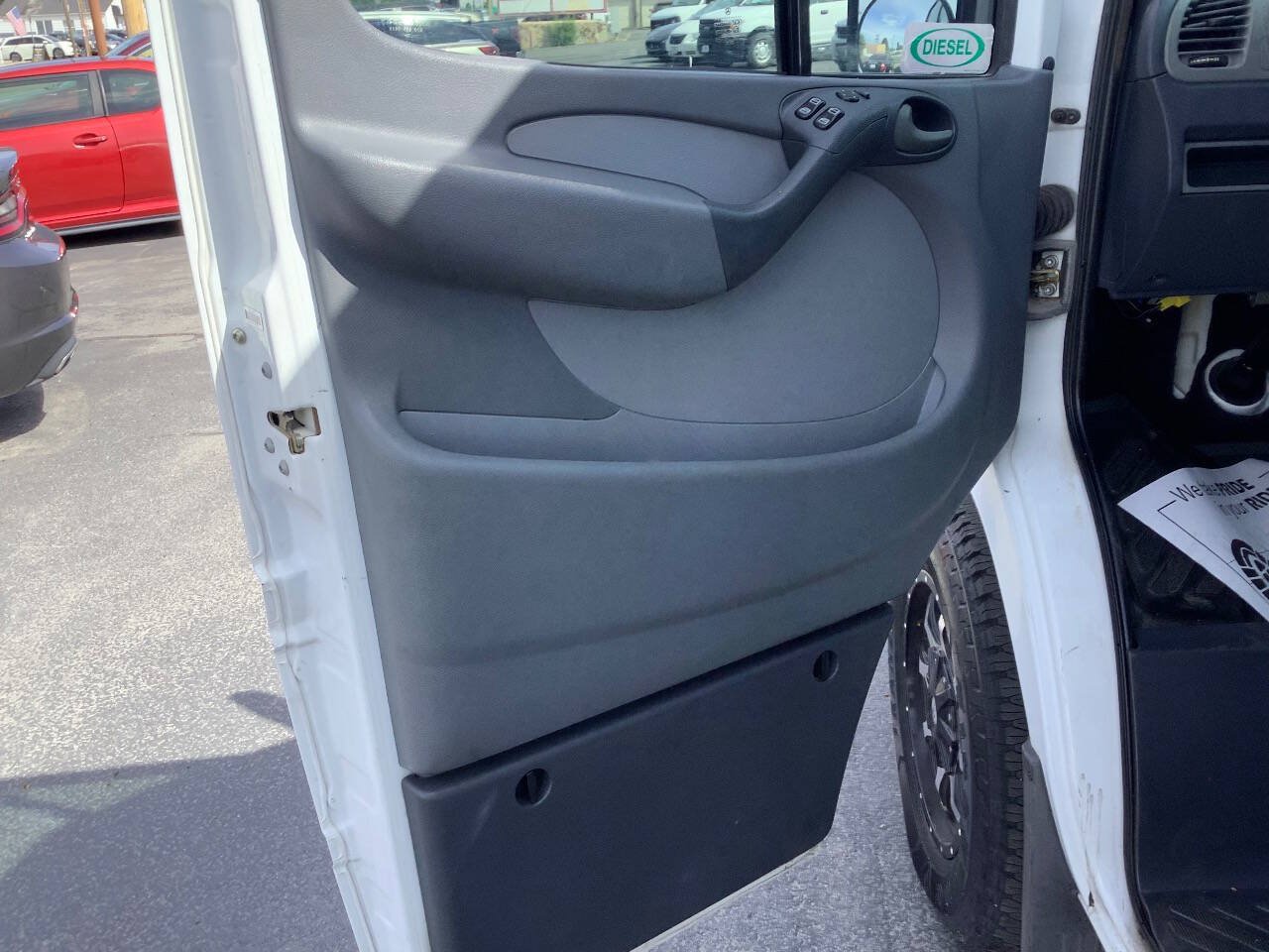 Used 2003 Dodge Sprinter 2500 RWD image 31