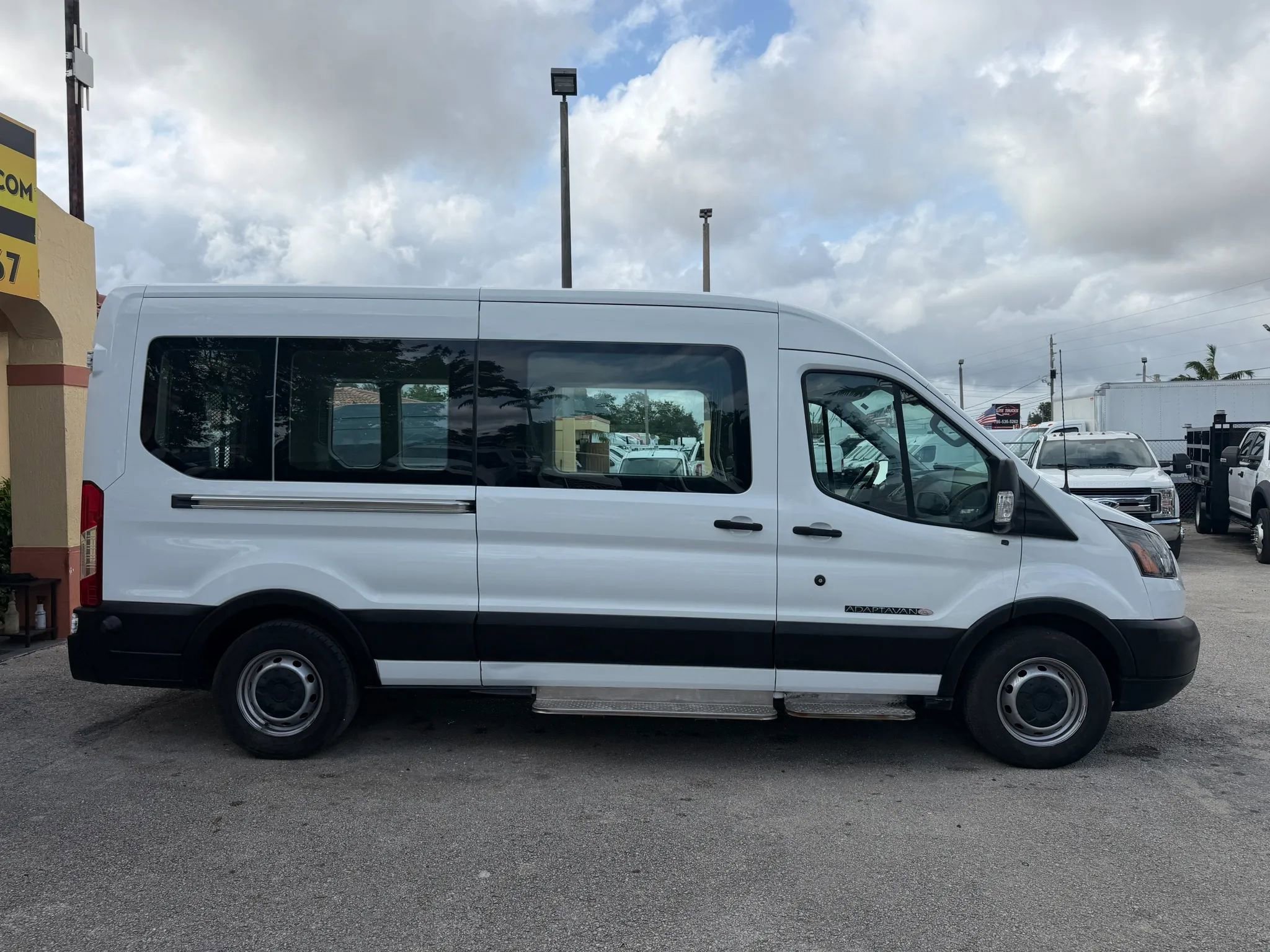 Used 2017 Ford Transit 350 XL RWD image 8