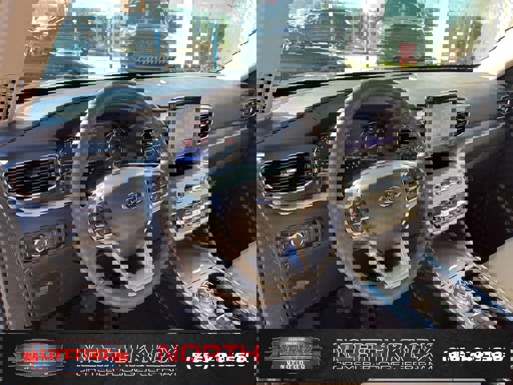 Used 2023 Ford Explorer XLT w/ Equipment Group 202A image 6