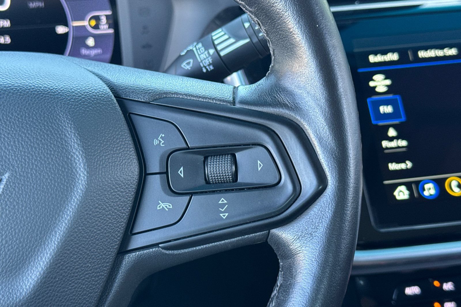 Used 2023 Chevrolet Bolt LT w/ Infotainment Package FWD image 36