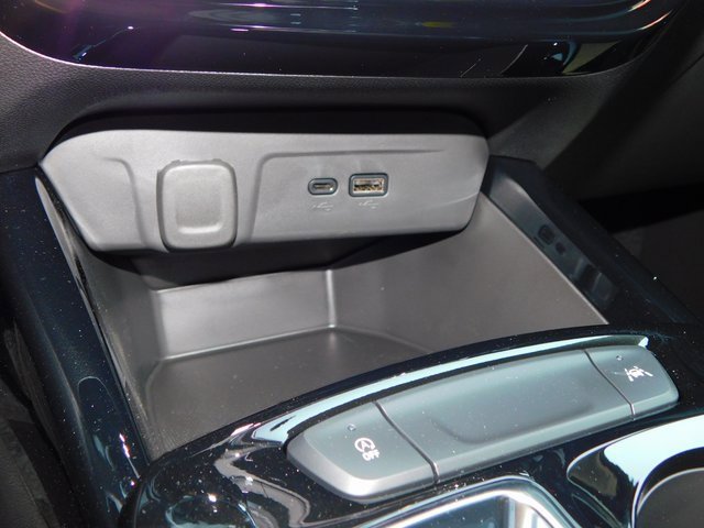 New 2025 Chevrolet Trax LT w/ Driver Confidence Package image 33