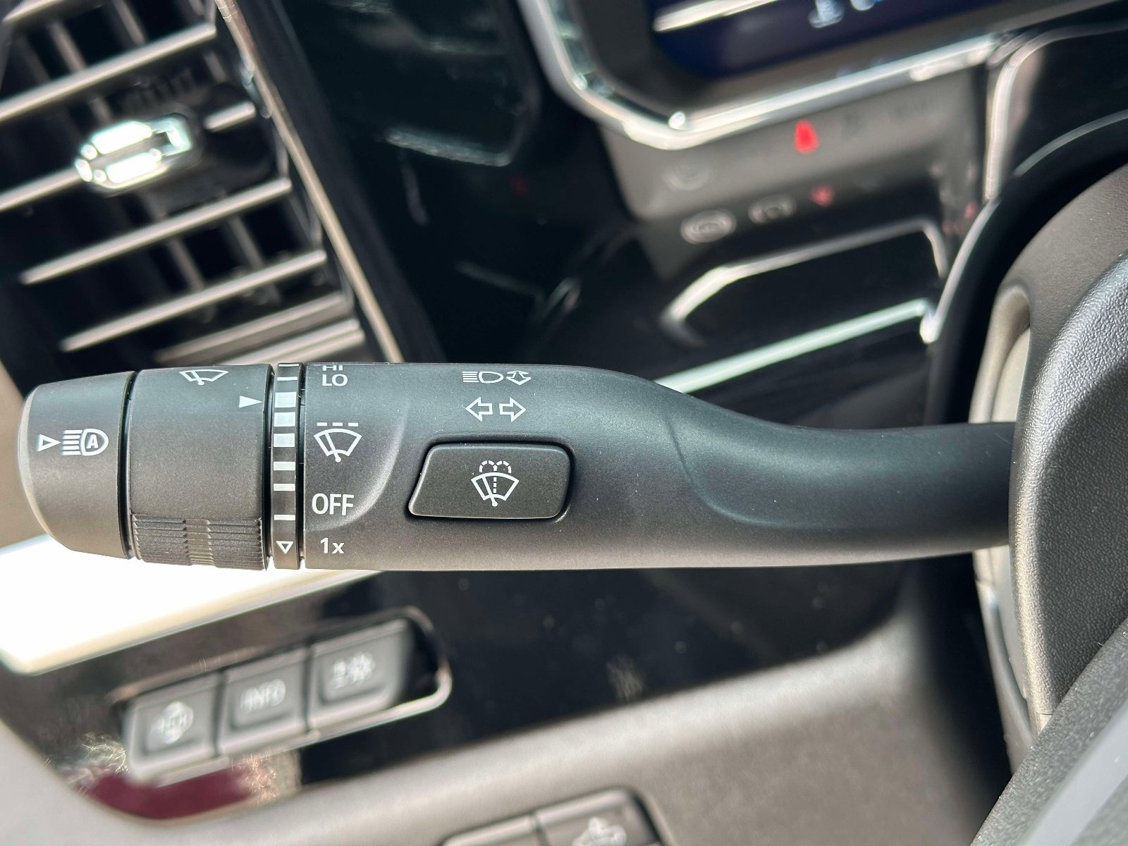 Certified 2025 Chevrolet Silverado 1500 High Country w/ Midnight Edition image 18