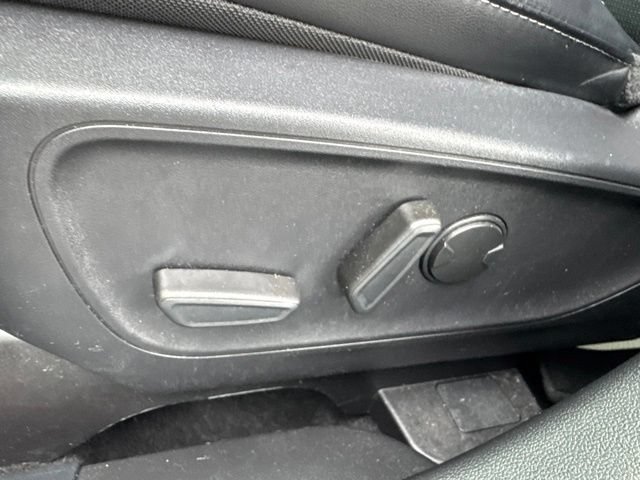 Used 2025 Ford Escape Platinum AWD/4WD image 20