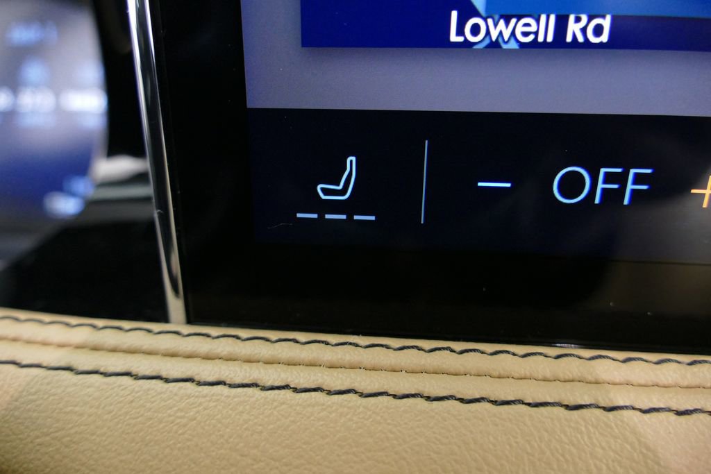 Used 2023 Lincoln Corsair Reserve w/ Equipment Group 201A image 14