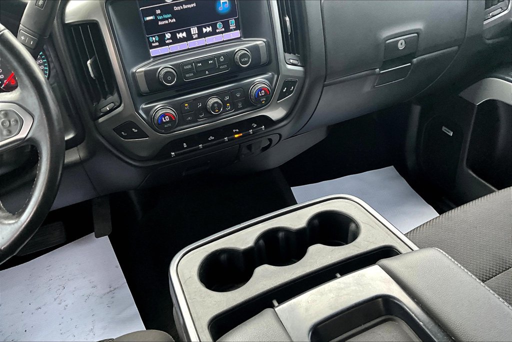 Used 2018 Chevrolet Silverado 1500 LT w/ Midnight Edition AWD/4WD image 16