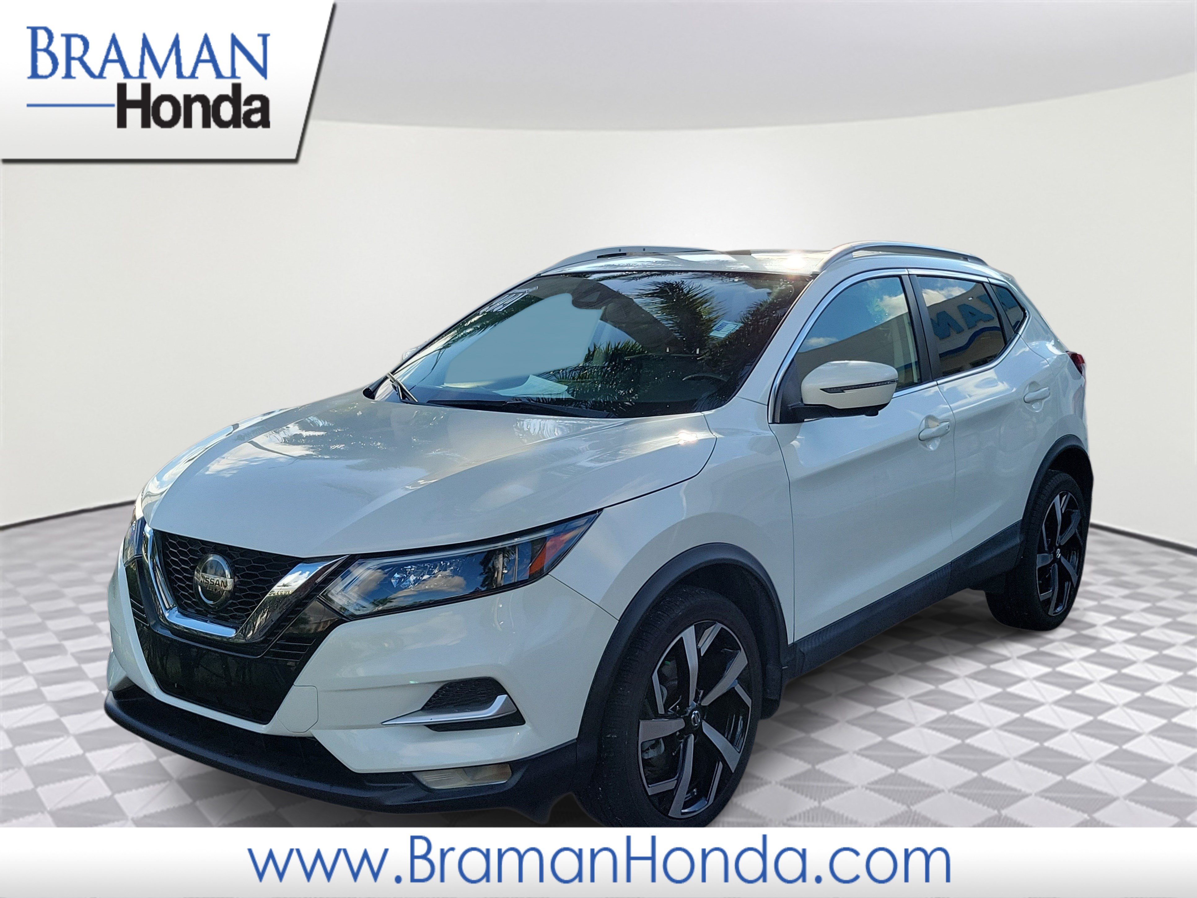 Used 2021 Nissan Rogue Sport SL w/ Premium Package FWD image 1