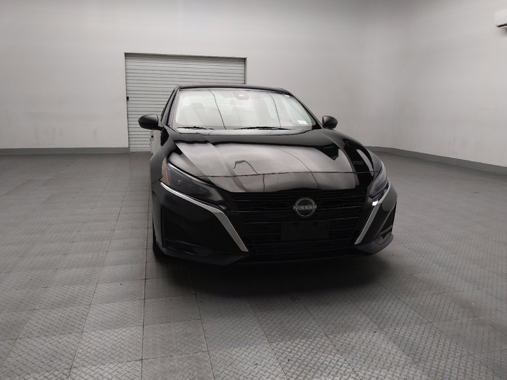 Used 2024 Nissan Altima 2.5 SV image 14