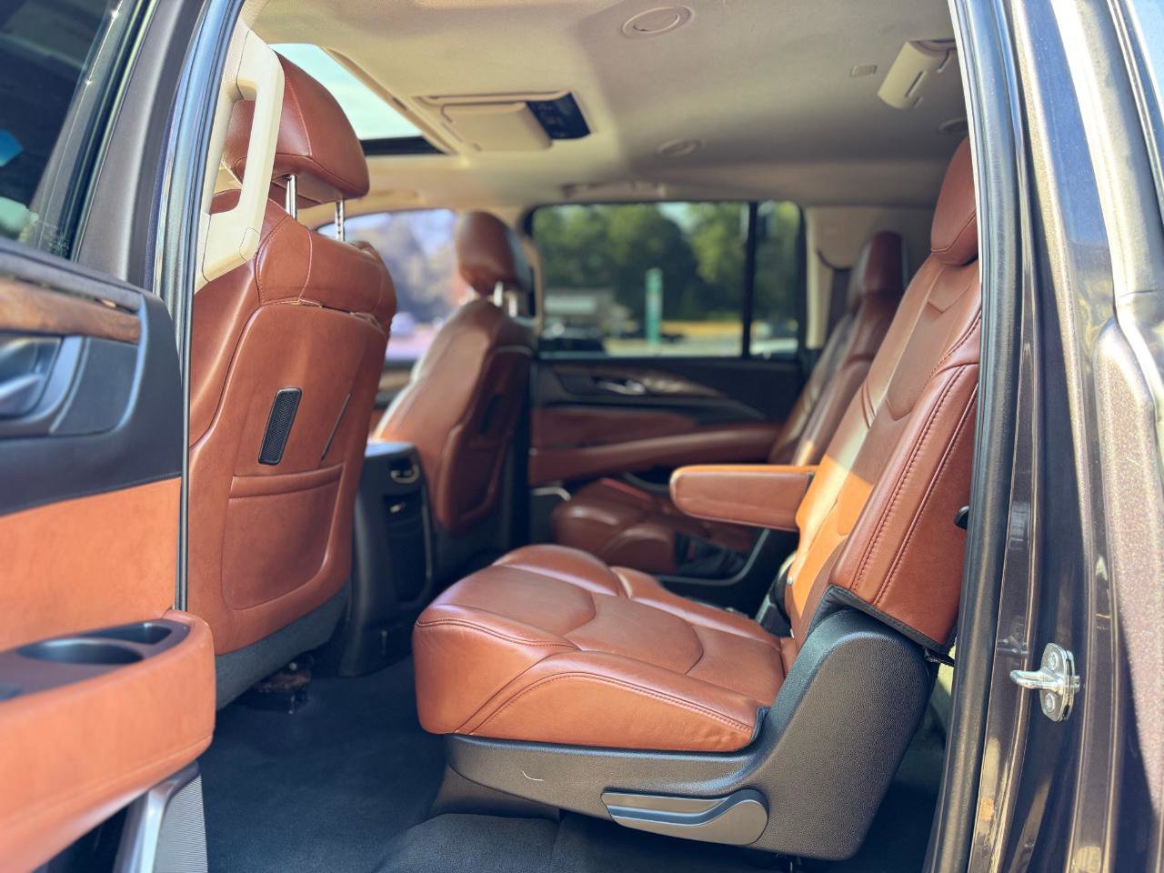 Used 2015 Cadillac Escalade ESV Premium AWD/4WD image 11