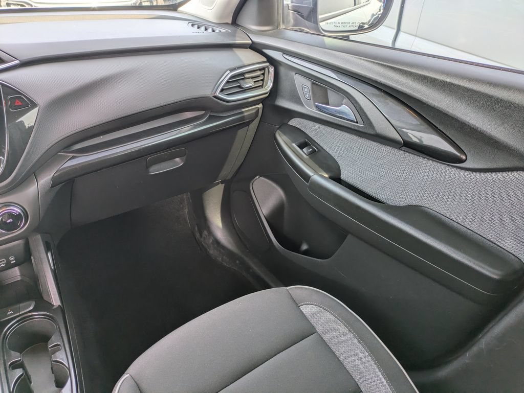 Used 2022 Chevrolet TrailBlazer LT w/ Convenience Package FWD image 17