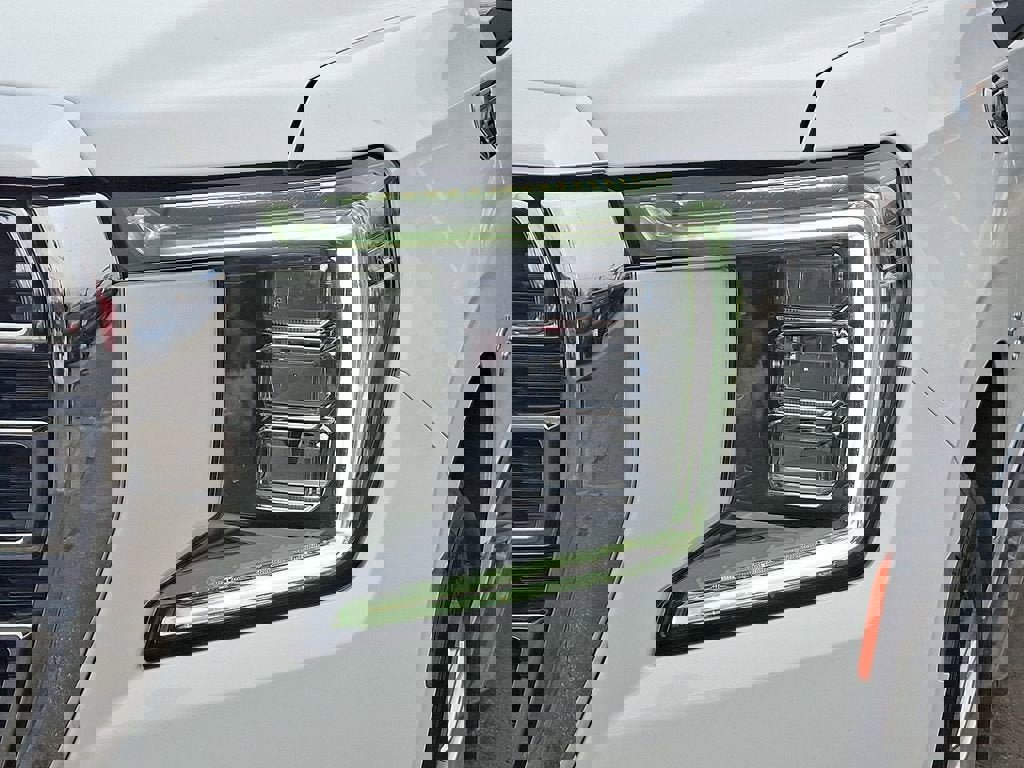 Certified 2024 GMC Yukon SLT w/ SLT Luxury Package image 10