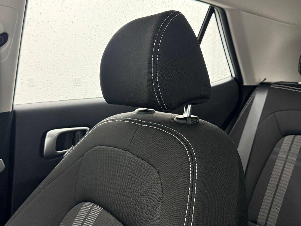 Used 2025 Hyundai Venue SEL FWD image 39