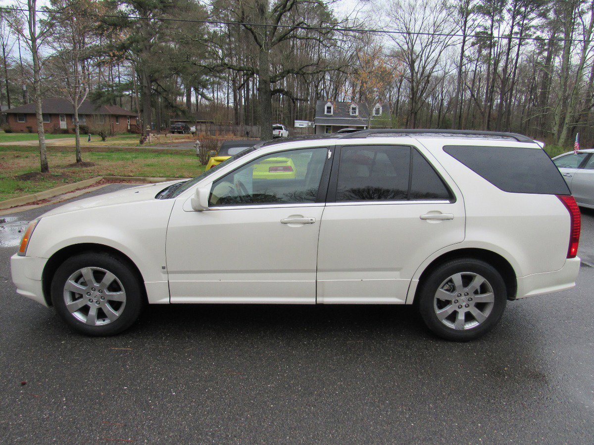Used 2007 Cadillac SRX w/ Theater Package AWD/4WD image 3