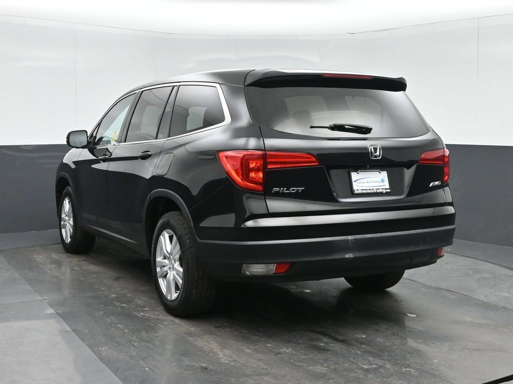 Used 2017 Honda Pilot LX image 5