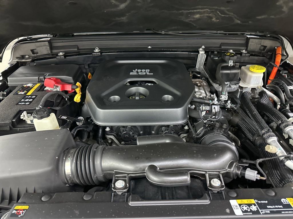 Used 2023 Jeep Wrangler Unlimited Sahara w/ Cold Weather Group image 18