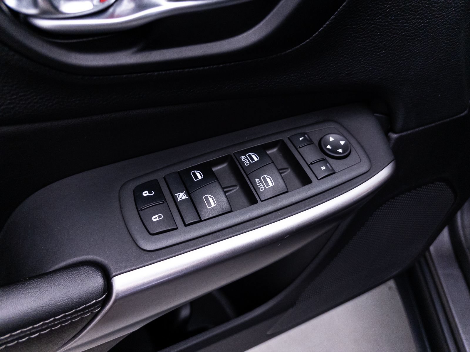 Used 2022 Jeep Cherokee Latitude Lux w/ Sun & Sound Group AWD/4WD image 20
