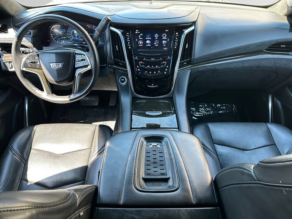 Used 2017 Cadillac Escalade ESV Platinum AWD/4WD image 11