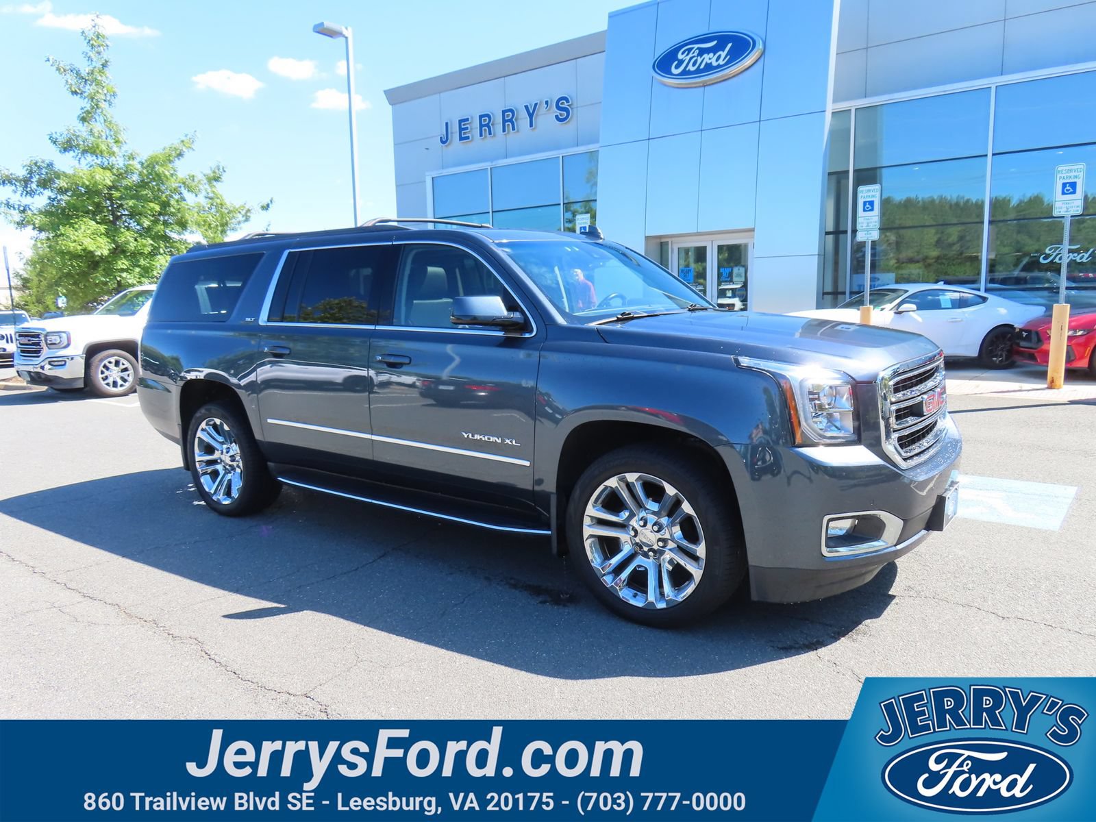 Used 2020 GMC Yukon XL SLT w/ Premium Edition AWD/4WD image 1