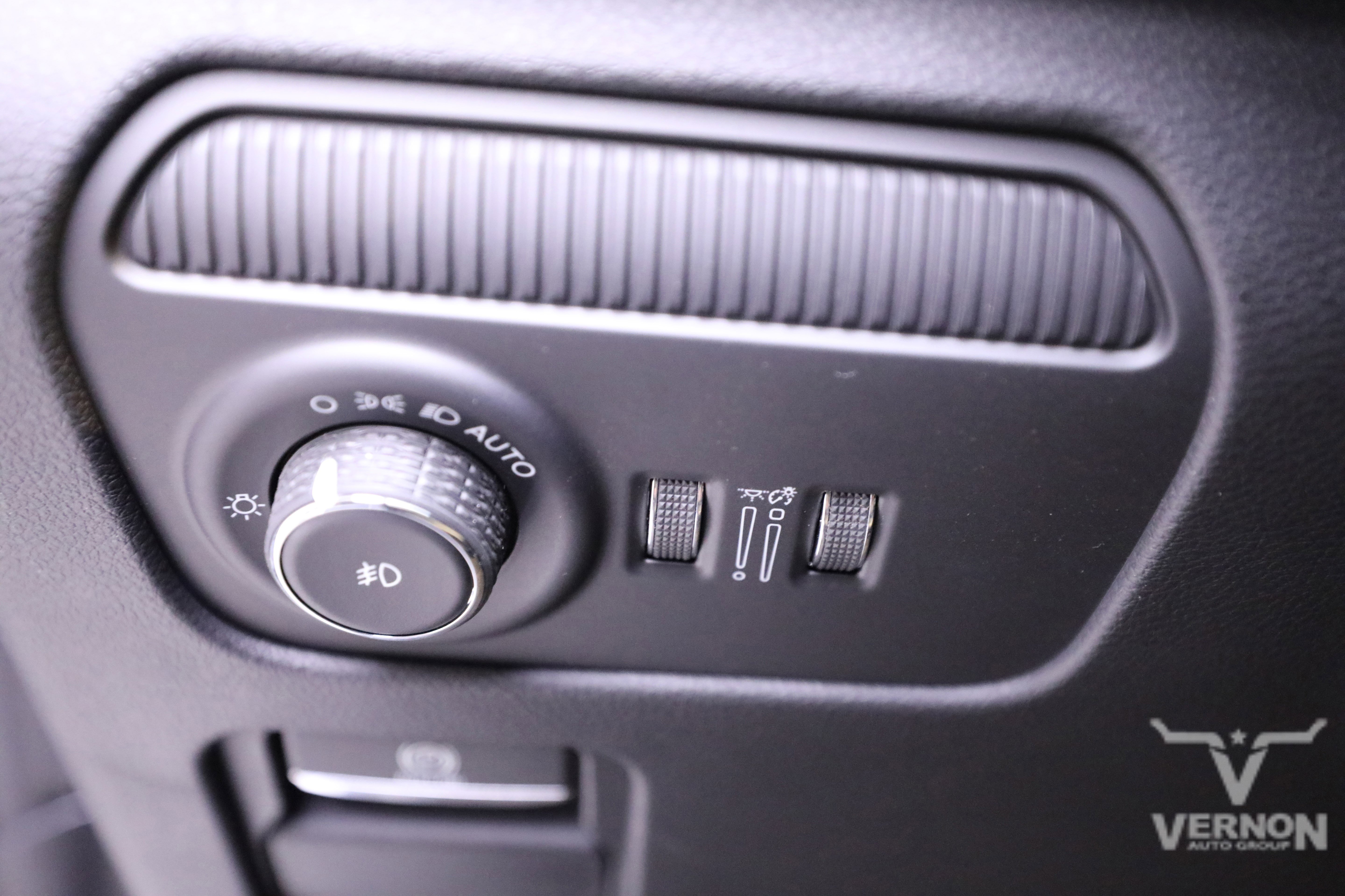 New 2025 Jeep Wagoneer Base 4x4 w/ Convenience Group I image 18