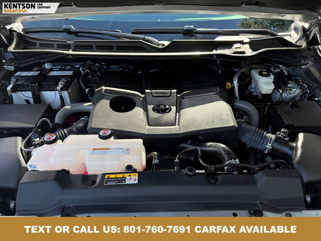 Used 2025 Toyota Tundra SR5 w/ SR5 Premium Package AWD/4WD image 31