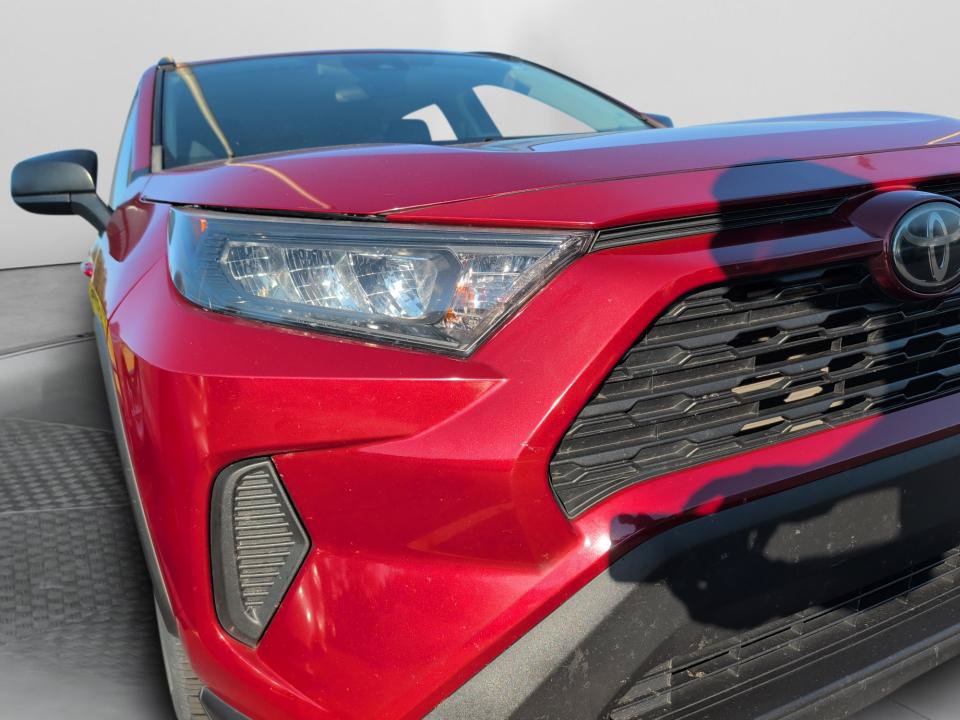 Used 2020 Toyota RAV4 LE FWD image 28