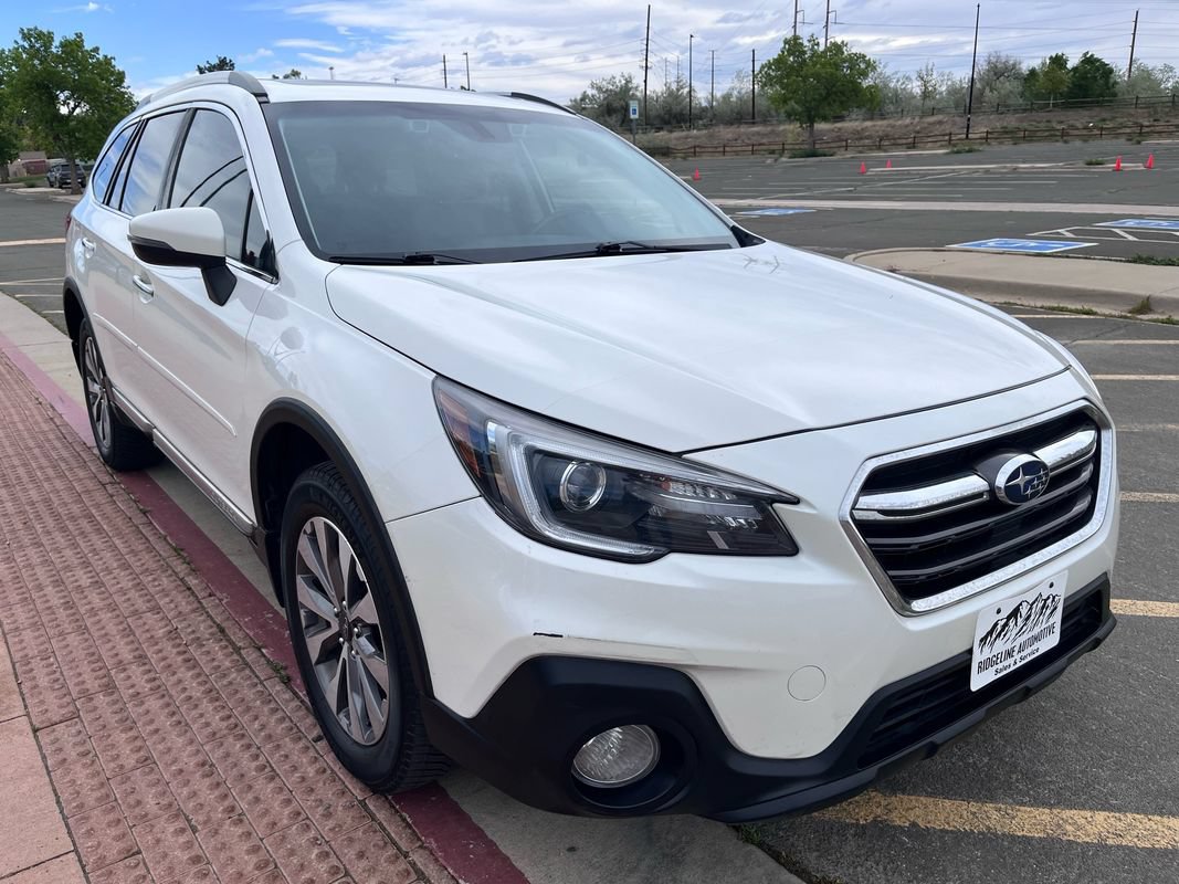 Used 2018 Subaru Outback 3.6R Touring w/ Popular Package #3 AWD/4WD image 3