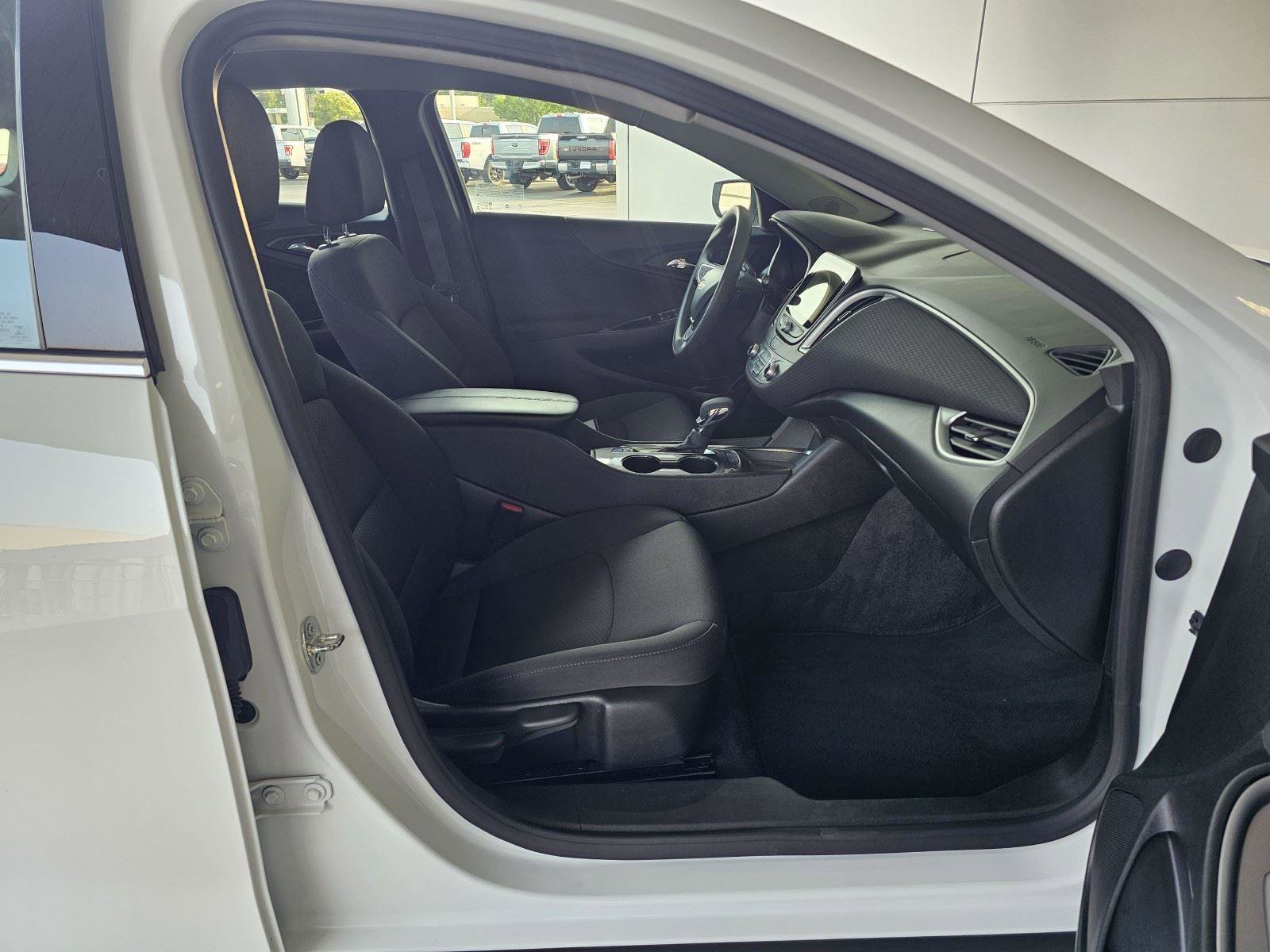 Used 2024 Chevrolet Malibu LT image 12