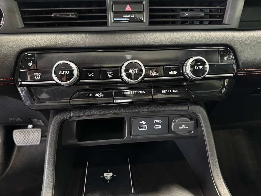 Used 2023 Honda Pilot TrailSport image 19