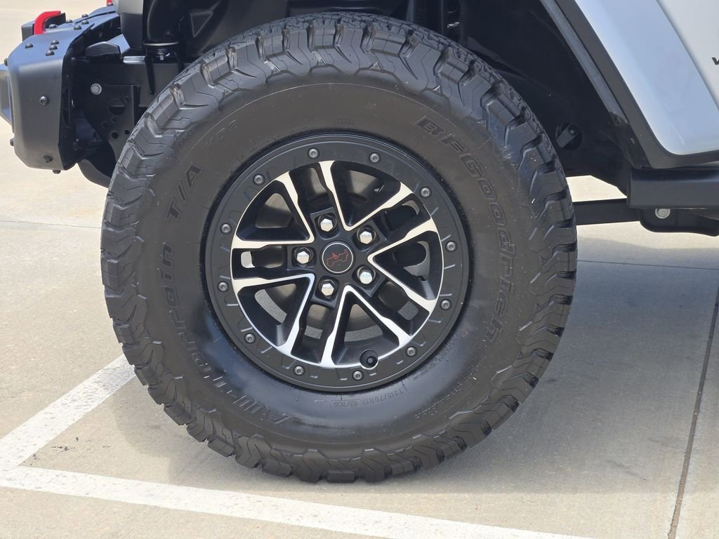 Used 2024 Jeep Wrangler Unlimited Rubicon AWD/4WD image 13