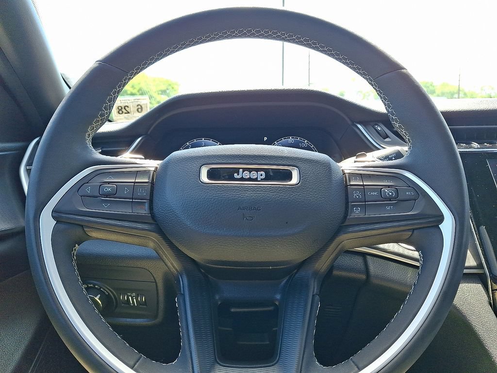 Certified 2023 Jeep Grand Cherokee Altitude AWD/4WD image 21