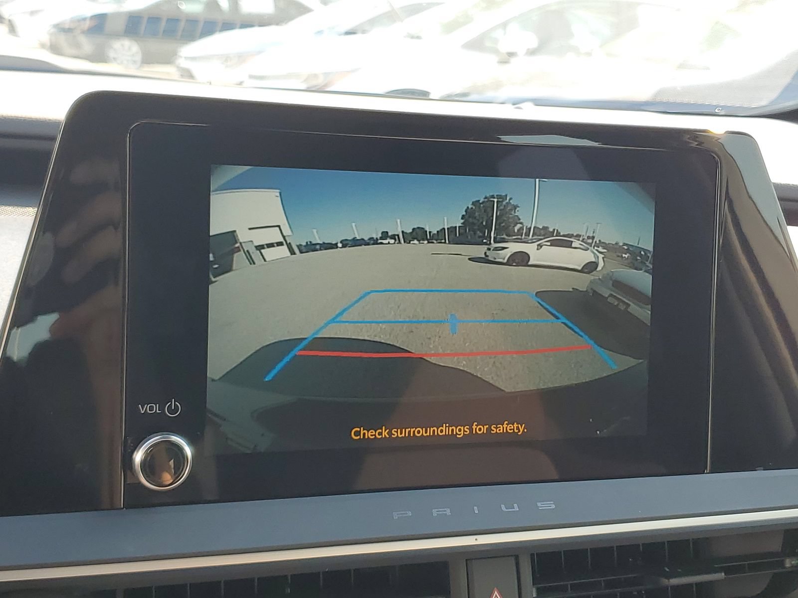 Certified 2025 Toyota Prius LE FWD image 26