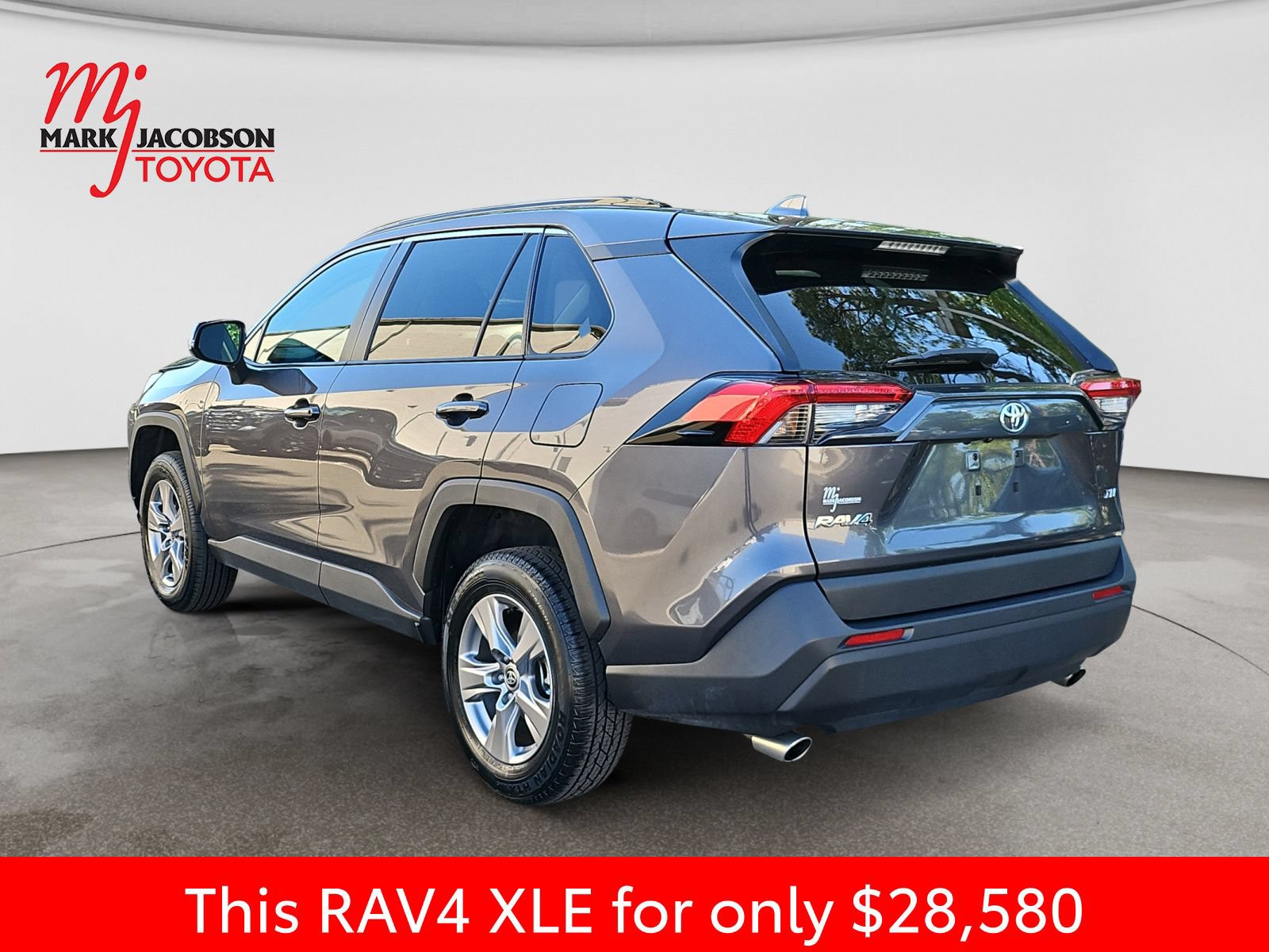 Used 2024 Toyota RAV4 XLE FWD image 14